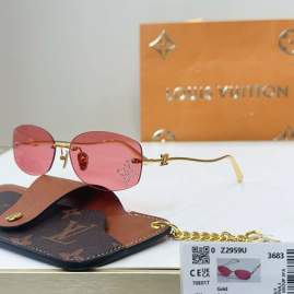 Picture of Louis Vuitton Sunglasses _SKUfw76300619fw